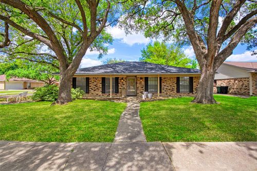 5826 Autumn Forest Drive, Houston, TX, 77092 | Card Image