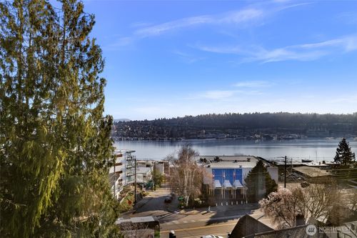 apt-b304-655 Crockett St, Seattle, WA, 98109-2792 | Card Image