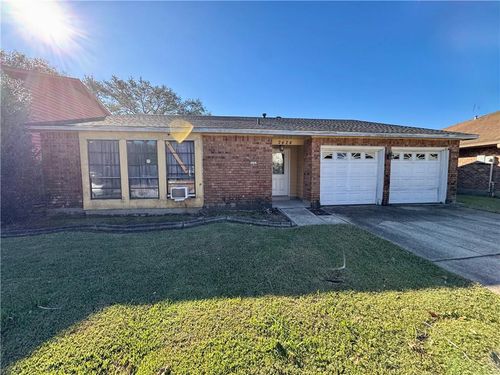 2424 Park Place Dr, Gretna, LA, 70056-3046 | Card Image