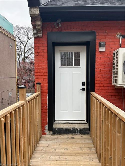 13 Hess St S, Hamilton, ON, L8P3M7 | Card Image