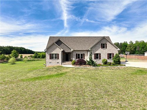 8128 Belews Creek Rd, Stokesdale, NC, 27357-9309 | Card Image