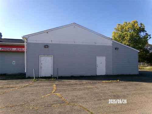 1701 N Dort Hwy, Flint, MI, 48506-3917 | Card Image