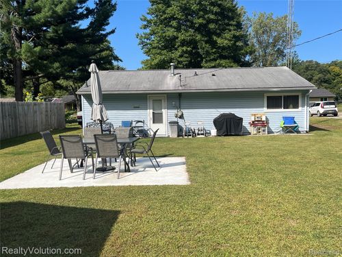 1601 Michael St, Ortonville, MI, 48462-8827 | Card Image