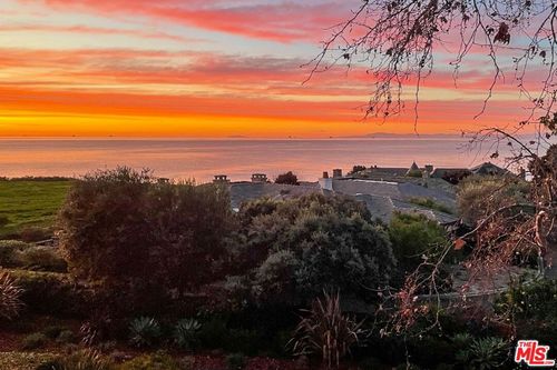 86 Seaview Dr, Santa Barbara, CA, 93108-2850 | Card Image