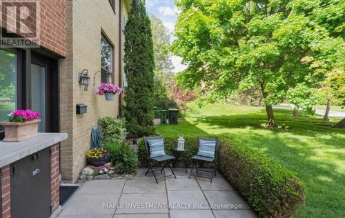 70 Broadpath Rd, North York, ON, M3C2B5 | Card Image