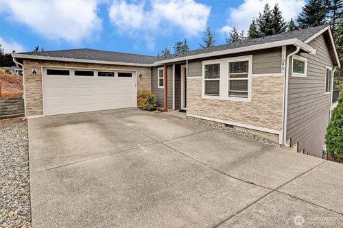 1095 Saint Moritz Ct, Camano Island, WA, 98282-8352 | Card Image