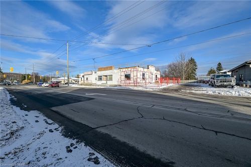 {{alt}} | Card Image