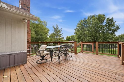 702 Raven, Raymore, MO, 64083-9284 | Card Image