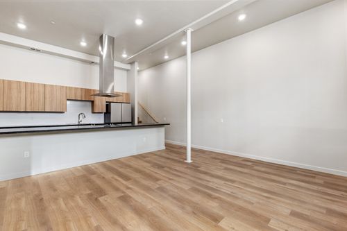 203-59 E Park St, Butte, MT, 59701-1711 | Card Image