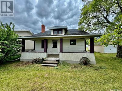 230 Main St, House other with 2 bedrooms, 1 bathrooms and null parking in Earl Grey SK | Image 2