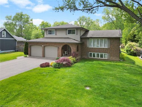 17 Montgomery Road, Welland, ON, L3C2Y2 | Card Image