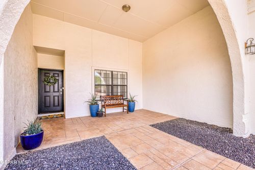 6100 Via Fortuna Ln, El Paso, TX, 79912-2603 | Card Image