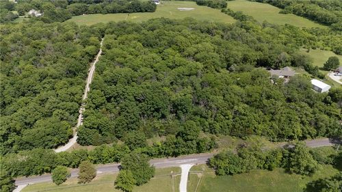 1001 S Borgman Rd, Oak Grove, MO, 64075 | Card Image