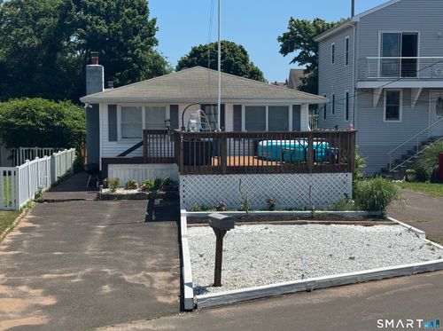 7 Old Town Hwy, East Haven, CT, 06512-4523 | Card Image