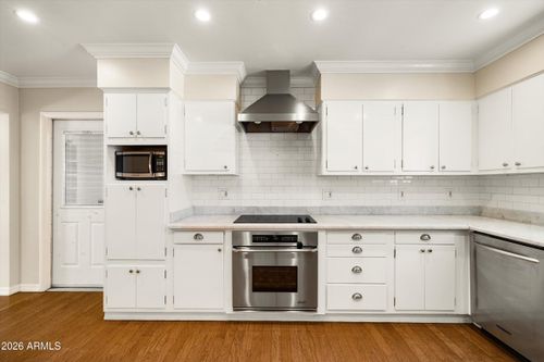 3421 E Camelback Rd, Phoenix, AZ, 85018-2405 | Card Image