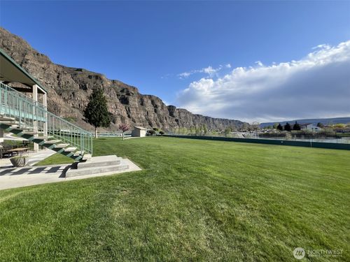 c118-8997 Crescent Bar Rd Nw, Quincy, WA, 98848-8953 | Card Image