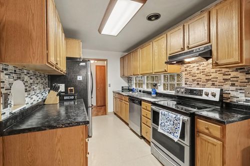 849 8th Ave Sw, Faribault, MN, 55021-6811 | Card Image