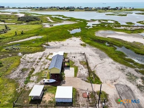 326 E 10th St, Rockport, TX, 78382-7180 | Card Image