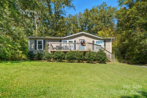 5556 Hidden Oaks Dr, Bessemer City, NC, 28016-6549 | Card Image