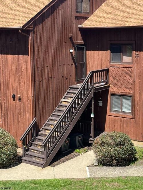 6-2 Sunrise Dr, Vernon, NJ, 07462-4519 | Card Image