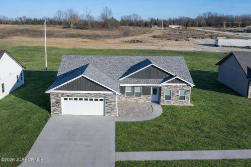 775 Vine Dr, Holts Summit, MO, 65043-4401 | Card Image