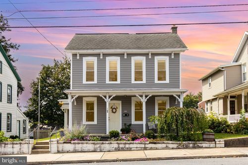 32 S 11th St, Akron, PA, 17501-1508 | Card Image