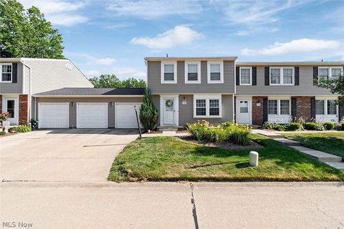 7380 Willow Run Dr, Mentor, OH, 44060-3530 | Card Image