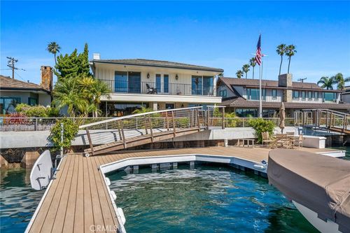 5585 E Corso Di Napoli, Long Beach, CA, 90803-4007 | Card Image