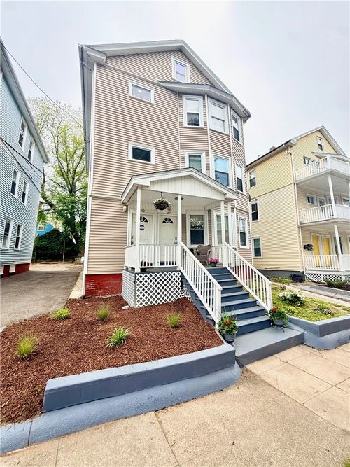 40 Richter St, Providence, RI, 02908-4304 | Card Image