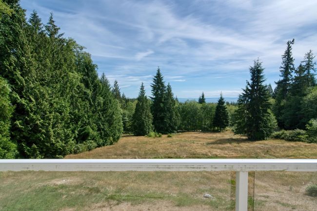 758 Highland Road, House other with 3 bedrooms, 2 bathrooms and 4 parking in Gibsons BC | Image 12
