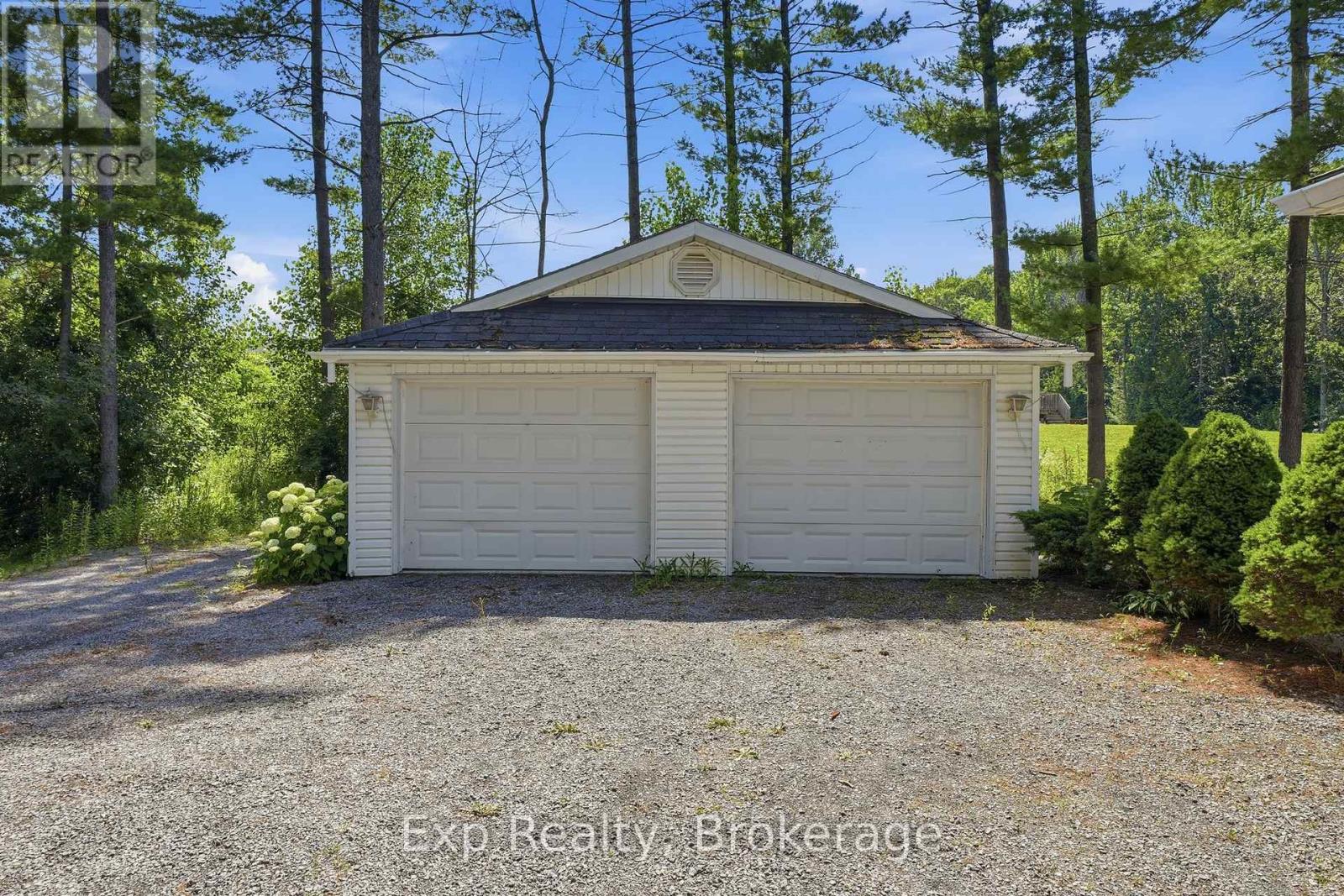 Residential in Prince Edward County (Ameliasburg Ward) 5
