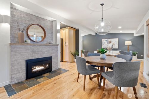 21614 Se 259th St, Maple Valley, WA, 98038-7522 | Card Image
