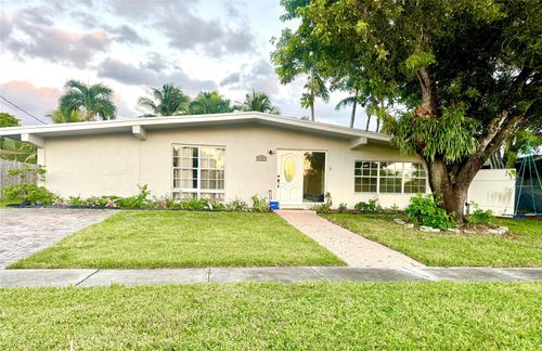 2204 W River Dr, Margate, FL, 33063-2240 | Card Image