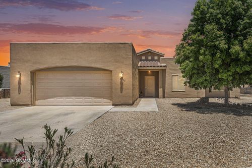 8325 Rancho Vista Loop, La Mesa, NM, 88044-9724 | Card Image