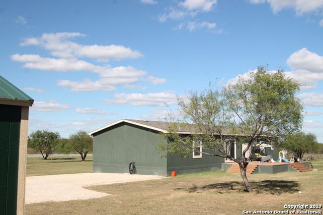 8600 S Loop 1604 E, House other with 4 bedrooms, 3 bathrooms and null parking in Elmendorf TX | Image 5