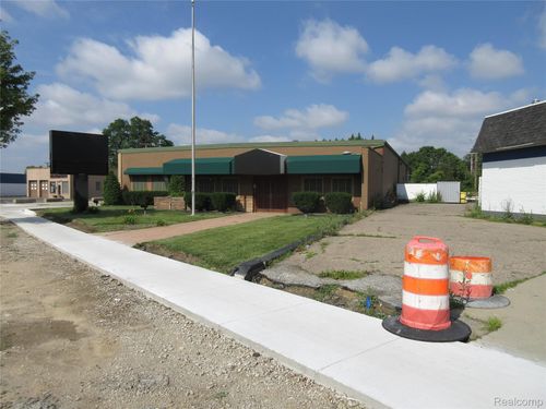 24611 Gratiot Ave, Eastpointe, MI, 48021-3310 | Card Image