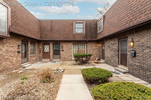 34-5005 Crooks Road, Royal Oak, MI, 48073 | Card Image