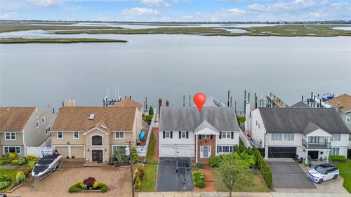 4059 Greentree Dr, Oceanside, NY, 11572-5948 | Card Image