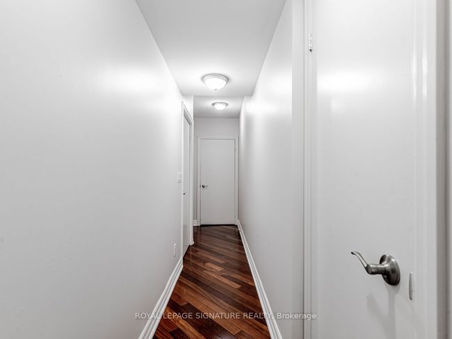 709 - 8 Scollard St, Condo with 0 bedrooms, 1 bathrooms and null parking in Toronto ON | Image 5
