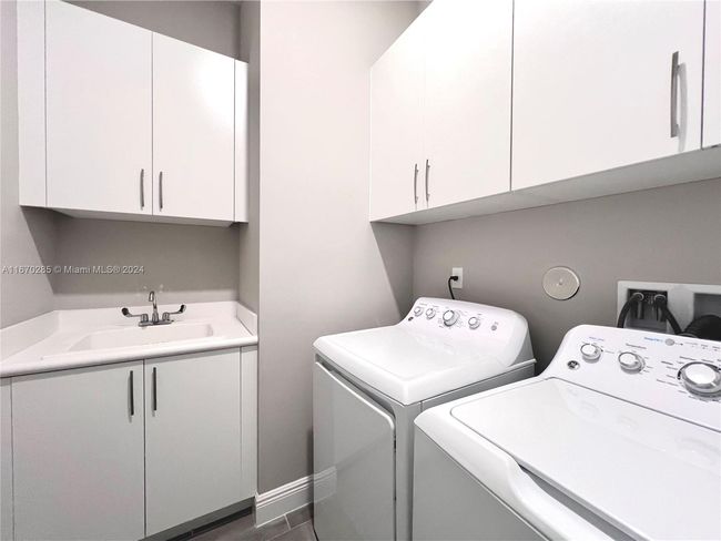 12070 - 12070 N Baypoint Cir, House other with 3 bedrooms, 2 bathrooms and null parking in Parkland FL | Image 28