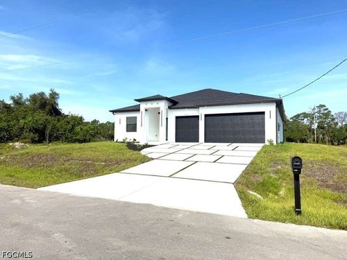 8005 Sunrise Cir, Labelle, FL, 33935-5497 | Card Image