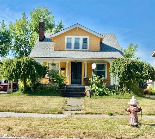 19031 Locherie Ave, Euclid, OH, 44119-1407 | Card Image