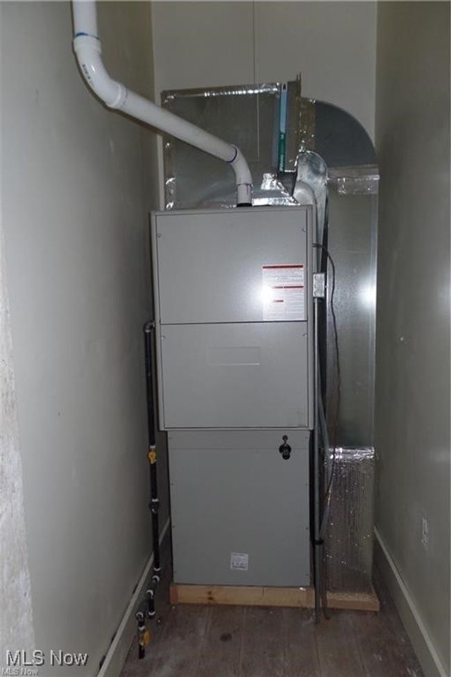View of utility room | Image 16