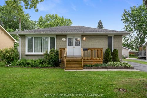 9 Henry Cres, Amherstview, ON, K7N1G3 | Card Image