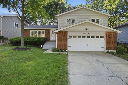 8016 Geneva St, Woodridge, IL, 60517-3737 | Card Image