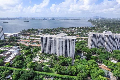 411-1000 Quayside Ter, Miami, FL, 33138-2216 | Card Image