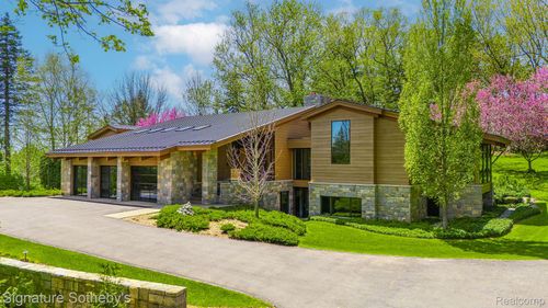 5051 Beach Rd, TROY, MI, 48098-2404 | Card Image