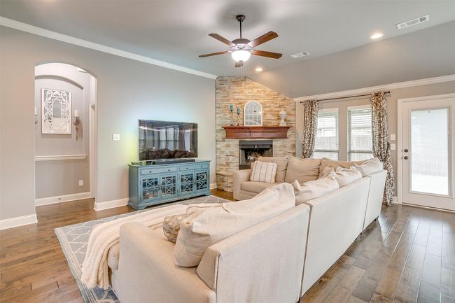 201 Saxon St, House other with 3 bedrooms, 2 bathrooms and null parking in Waxahachie TX | Image 14