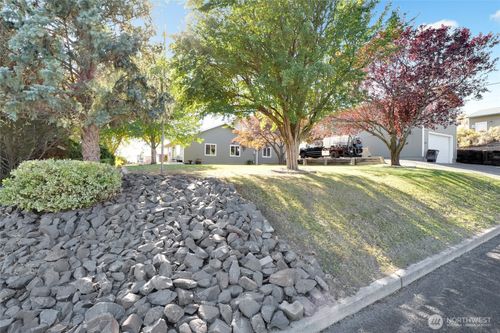 1411 D St Sw, Ephrata, WA, 98823-2127 | Card Image