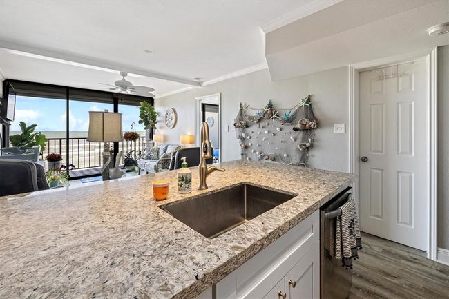 APT-204 - 11947 Termini San Luis Pass Rd, Condo with 2 bedrooms, 2 bathrooms and null parking in Galveston TX | Image 6